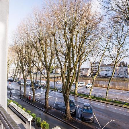 Le Gambetta - T3 Standing Avec Parking, Wifi, Netflix Apartment Laval  Exterior photo