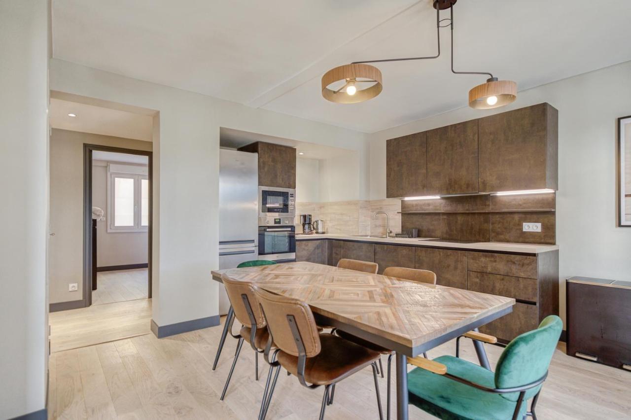 Le Gambetta - T3 Standing Avec Parking, Wifi, Netflix Apartment Laval  Exterior photo