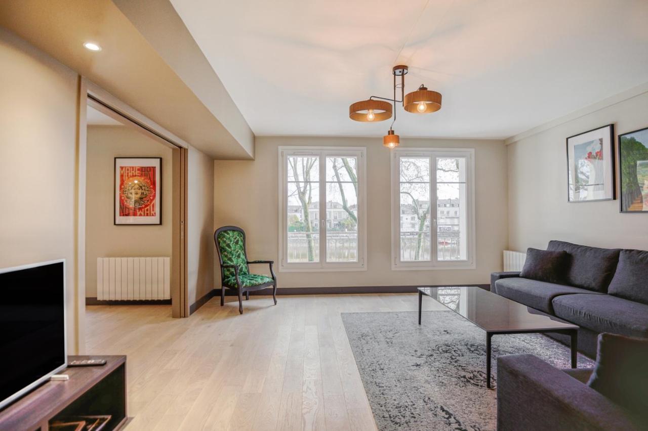 Le Gambetta - T3 Standing Avec Parking, Wifi, Netflix Apartment Laval  Exterior photo