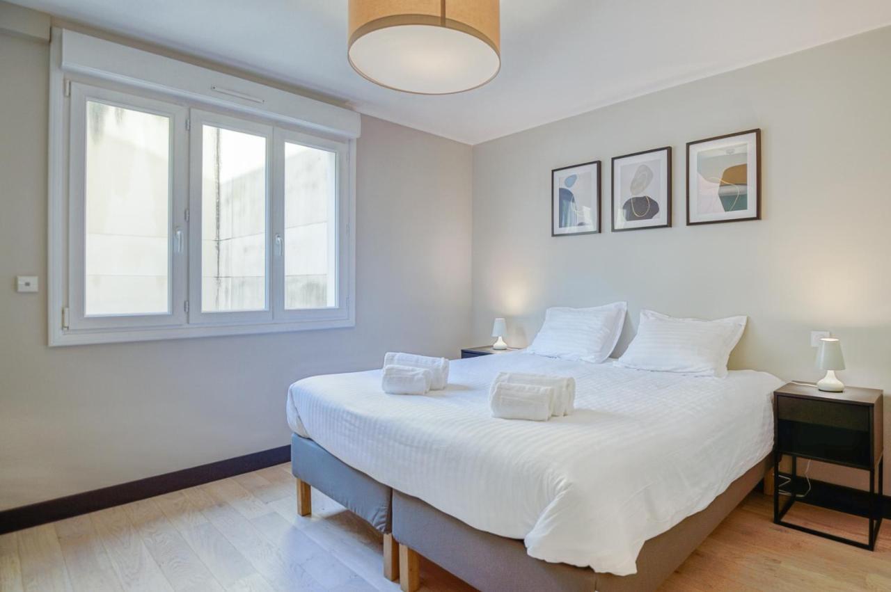 Le Gambetta - T3 Standing Avec Parking, Wifi, Netflix Apartment Laval  Exterior photo